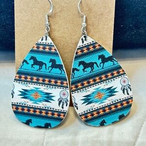 2/$15 Silver tone hook Aztec Horse dangle earrings Retro teardrop Lightweight